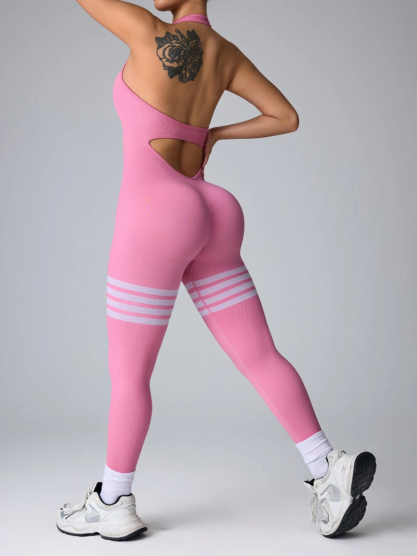 Macacão Fitness Feminino Costas Abertas | Efeito Empina Bumbum, Modelagem Ajustada e Conforto para Academia e Yoga